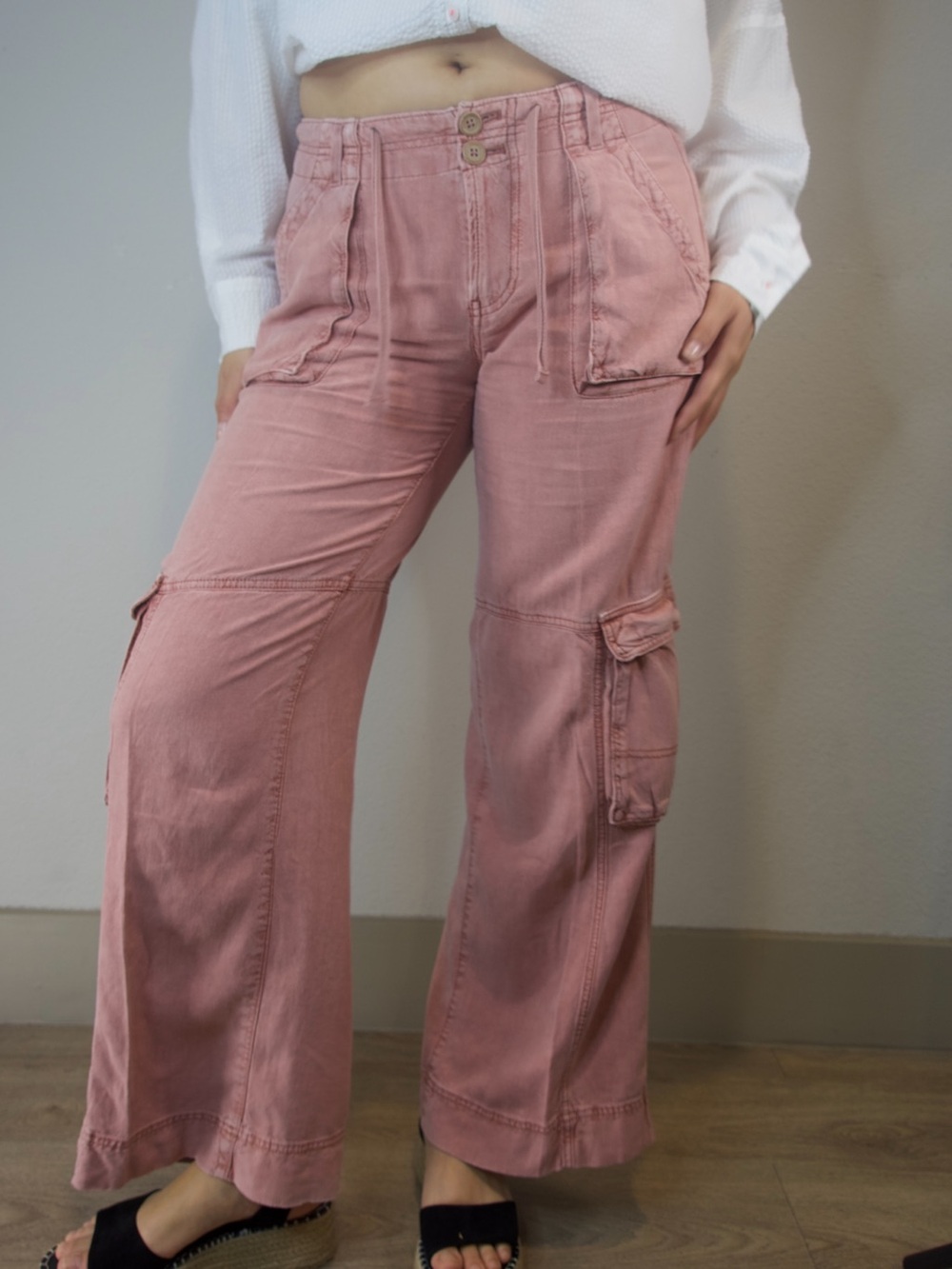 Pilcro Women's Pink Cargo Wide Leg Pants Size 26